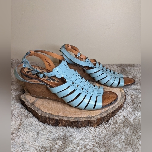 BareTraps Shoes - Baretraps Teal Ivania Leather Sandals Size 9.5 M